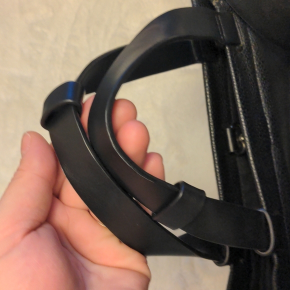 Large black BDG purse - Picture 4 of 7